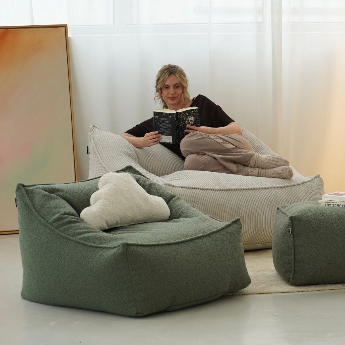 Zitmeubels in ribstof en Bouclé