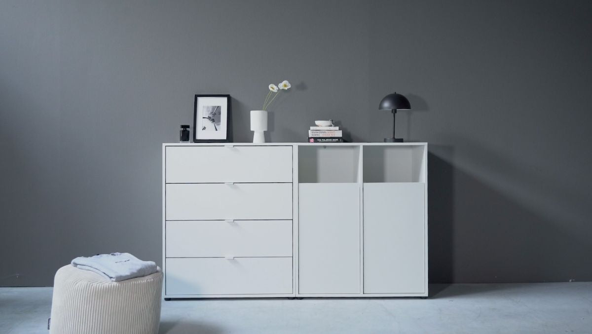 Kommoden mit Schubladen und Wäscheschrank in Weiß von mokebo